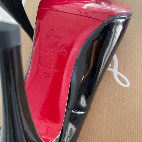 Super classy Red bottoms- size 7. Worn less than 5 times - Picture 4 of 10